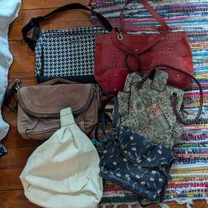 Elegant Red Crocodile-Embossed Shoulder Bag